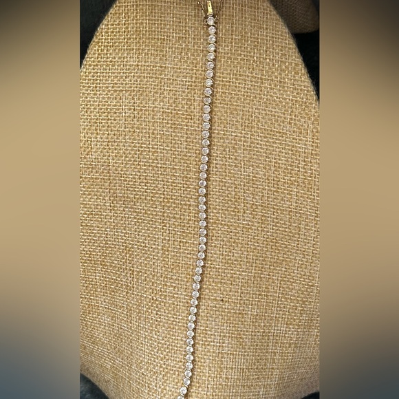 Tennis Bracelet 10K Gold - Picture 3 of 4